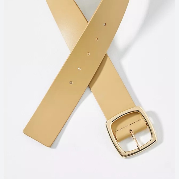 Elegant Tan Belt with Gold Buckle - Picture 1 of 2